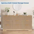 Comò scanalato da 55 pollici con maniglie dorate, comò organizer a 10 cassetti, cassettiera lunga moderna per camera da letto, naturale