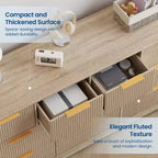 Comò scanalato da 55 pollici con maniglie dorate, comò organizer a 10 cassetti, cassettiera lunga moderna per camera da letto, naturale
