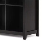 Libreria Halifax 12 Scomparti da 122 cm Marrone Hickory: Stile Transizionale, Struttura in Pino e Compensato, Ripiani Fissi