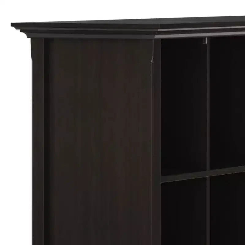 Libreria Halifax 12 Scomparti da 122 cm Marrone Hickory: Stile Transizionale, Struttura in Pino e Compensato, Ripiani Fissi